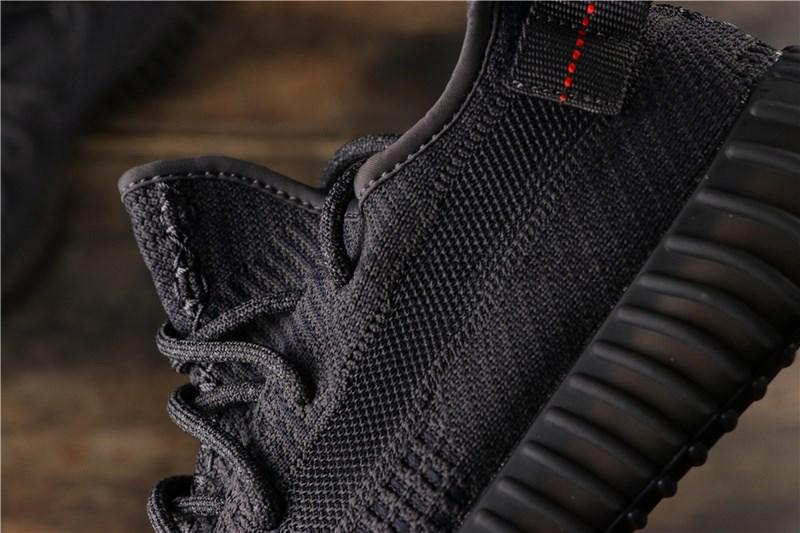 adidasOriginalsYEEZY Boost 350 V2 - Black Static Non-Reflective (Laces Reflects Shoe Doesn't)