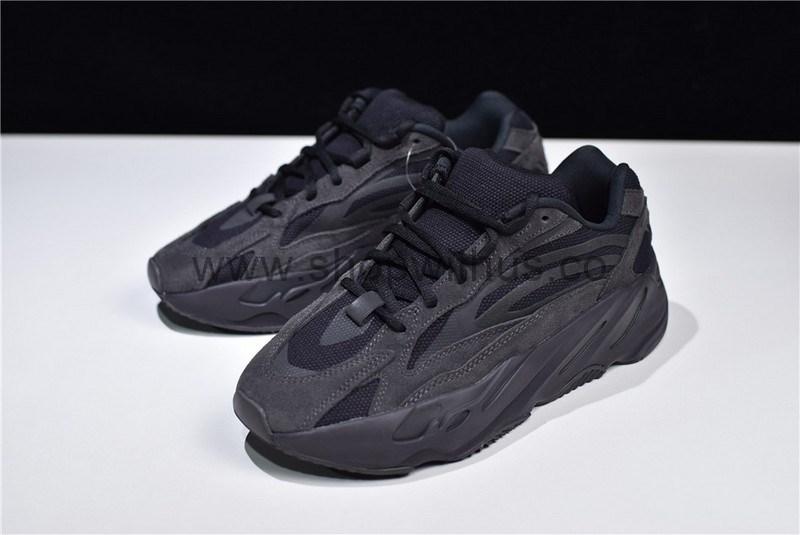 adidasOriginals YEEZY Boost 700 V2 - Vanta