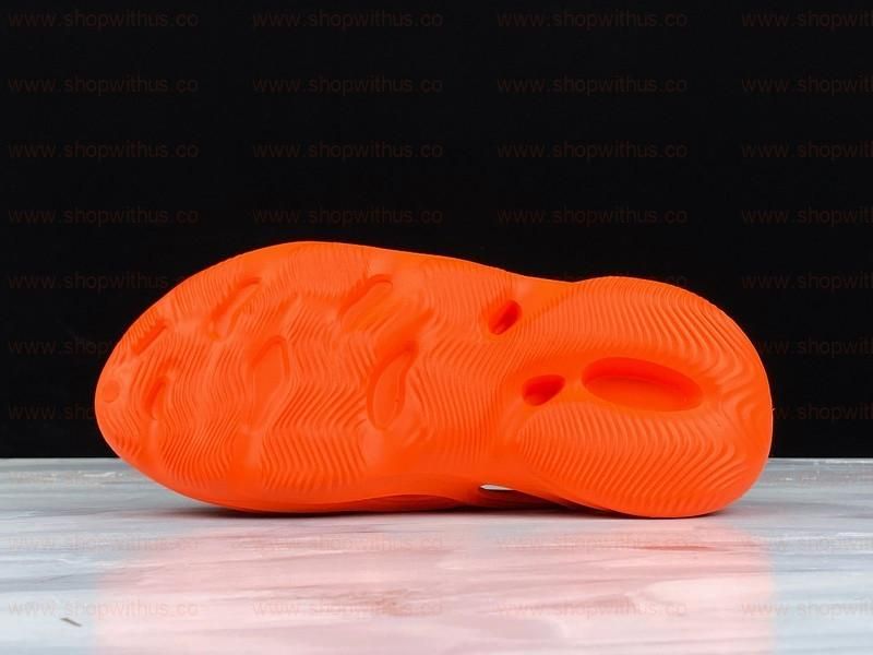 adidasYEEZY Foam Runner - Orange