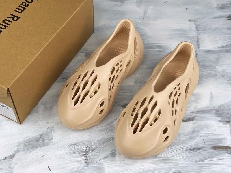 adidasYEEZY Foam Runner Surface - Beige