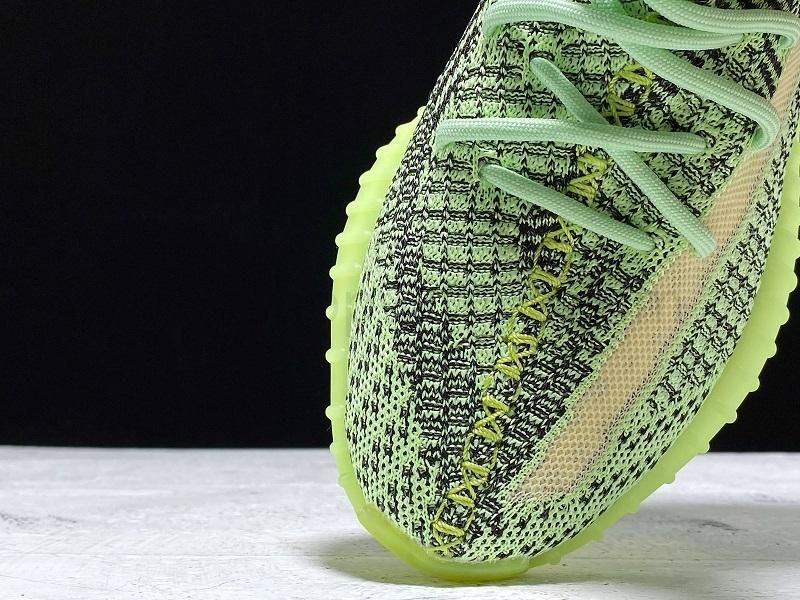 adidasOriginals YEEZY Boost 350 V2 - Yeezreel