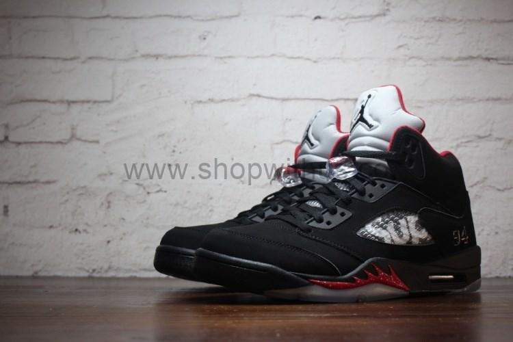 Supreme x Air Jordan 5 Retro - Black