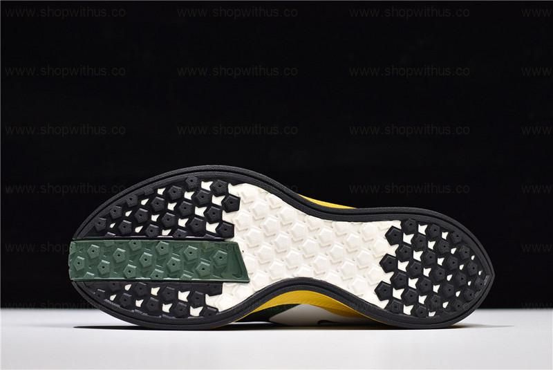 Undercover Gyakusou x NikeZoom Pegasus 35 Turbo - Gold Dart