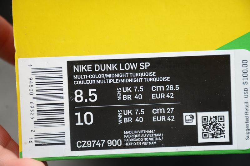 NikeMen's Dunk Low - Community Garden