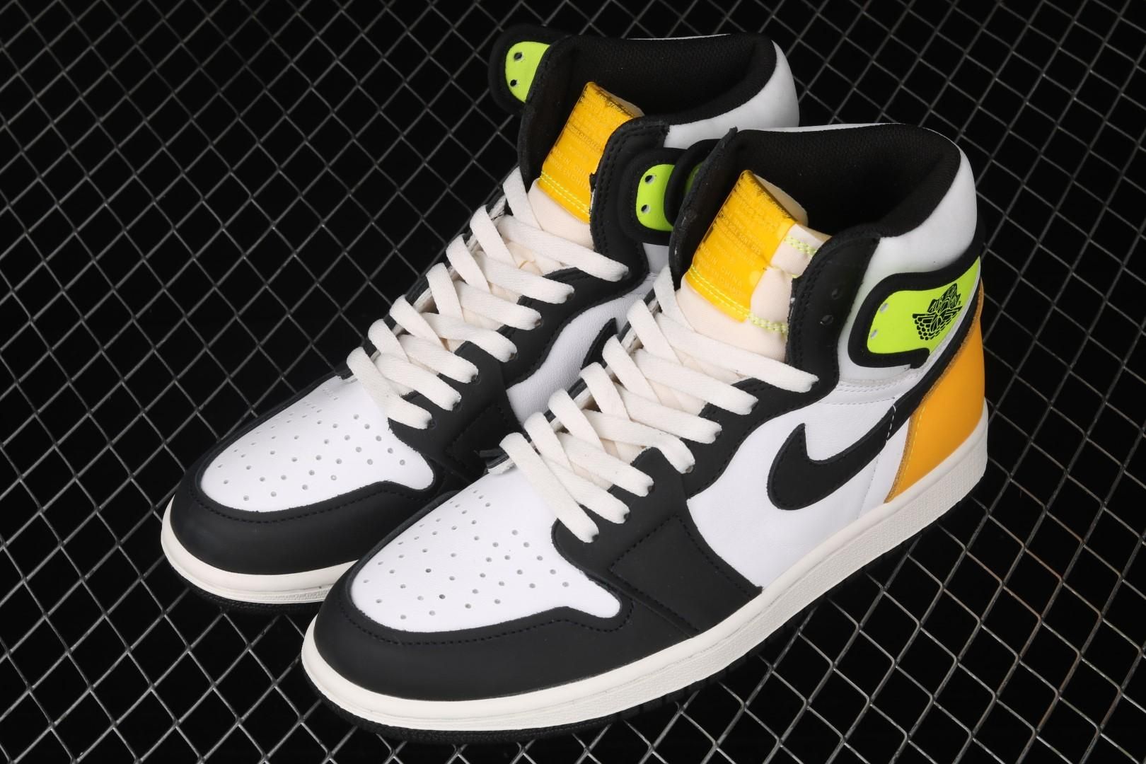 Air Jordan 1 AJ1 Retro High  - Volt Gold