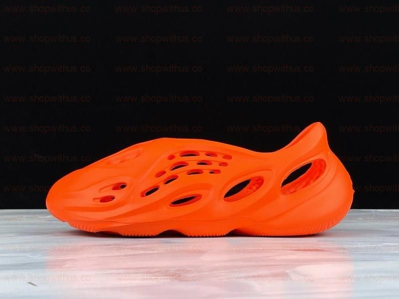 adidasYEEZY Foam Runner - Orange