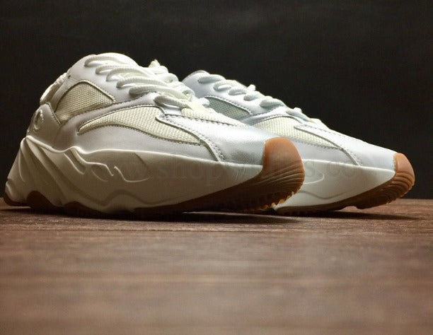 adidasUnisex YEEZY Boost 700 - White/Gum