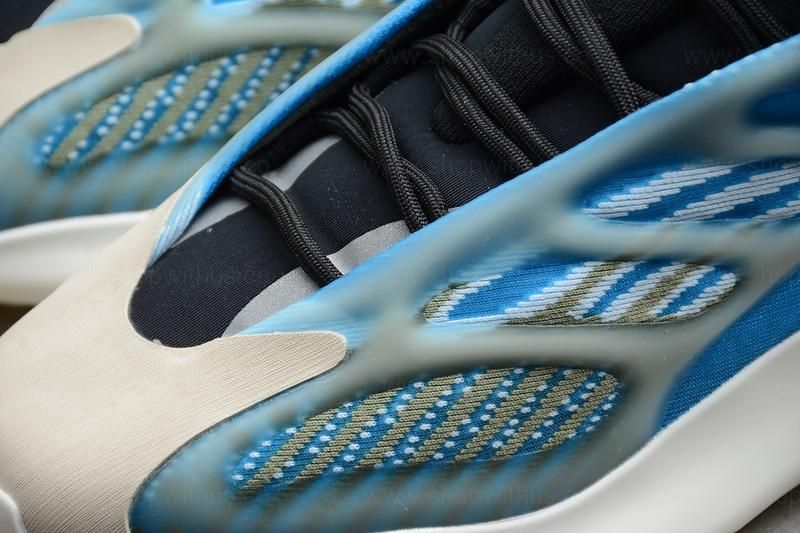 adidasOriginals YEEZY 700 V3 - Azareth