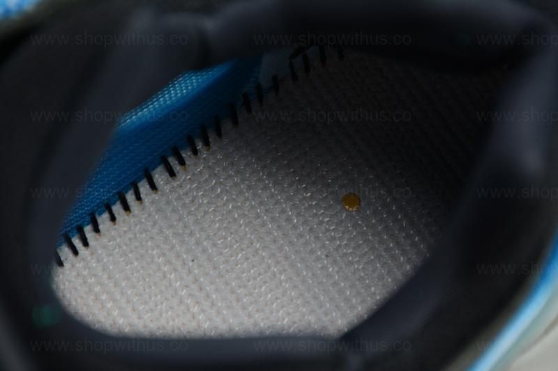 adidasOriginals YEEZY 700 V3 - Azareth