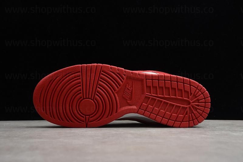 NikeSB Dunk Low - University Red