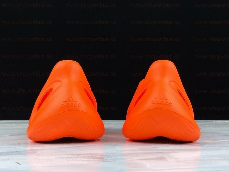 adidasYEEZY Foam Runner - Orange