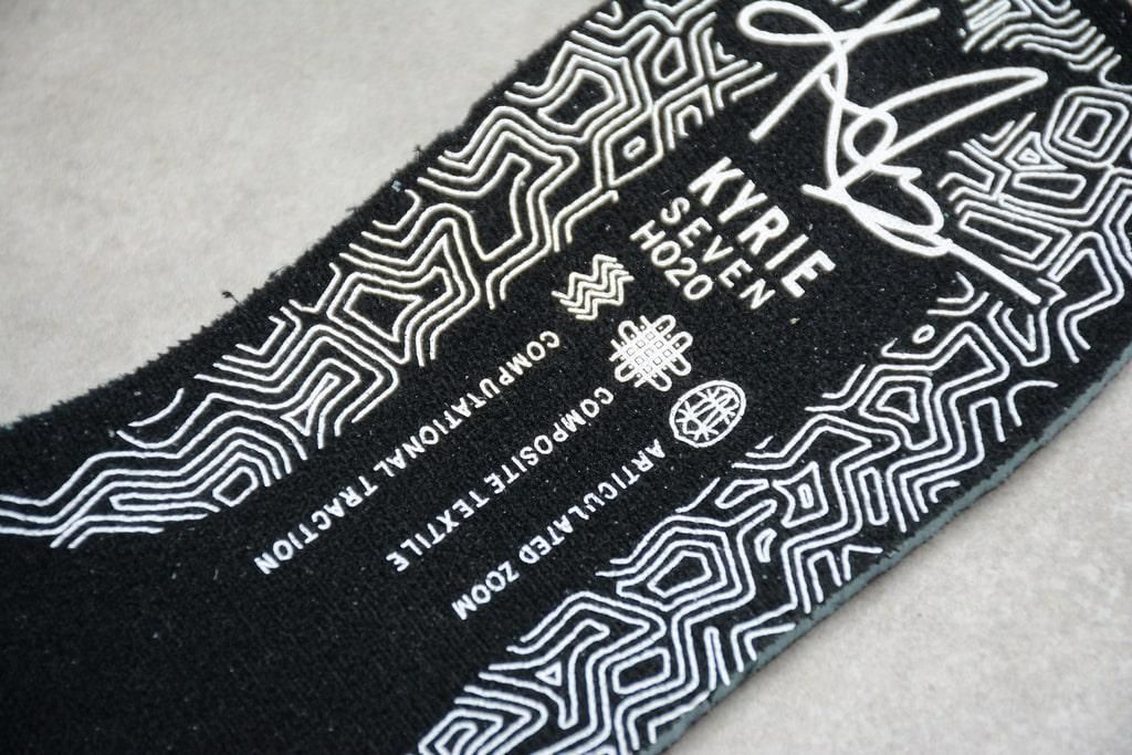 NikeUnisex Zoom Kyrie 7 - Bred Black