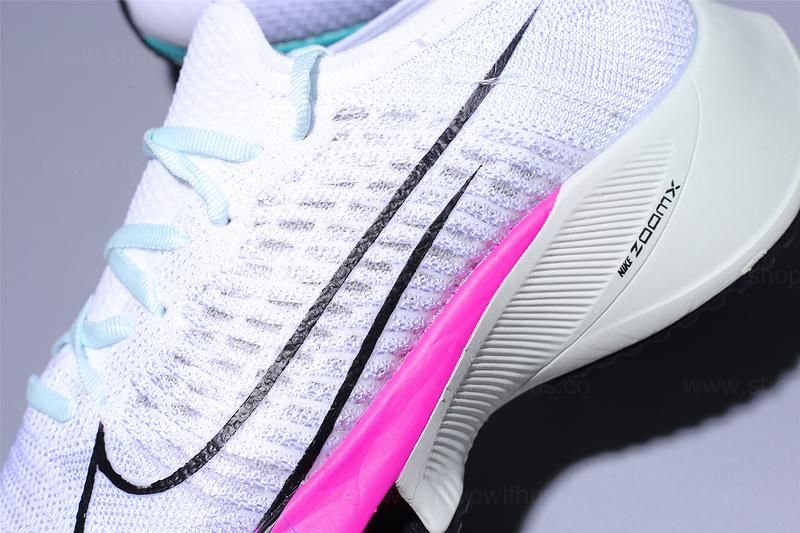 NikeRunning Air Zoom Tempo NEXT% Flyknit - White Hyper Violet