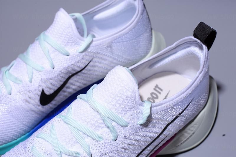 NikeRunning Air Zoom Tempo NEXT% Flyknit - White Hyper Violet