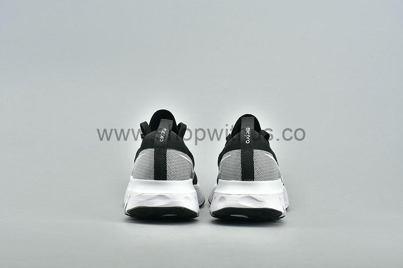 NikeLegend React 3 Run Fearless - Black/White