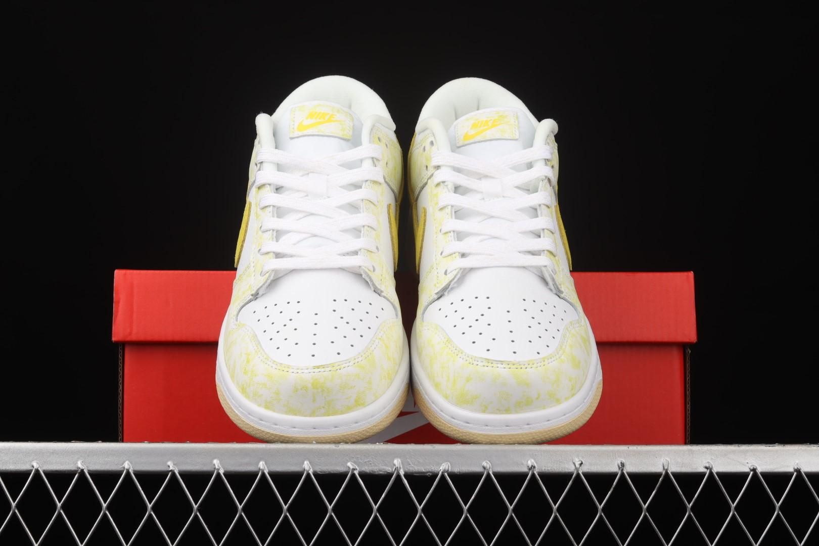 NikeWMNS Dunk Low - Yellow Strike