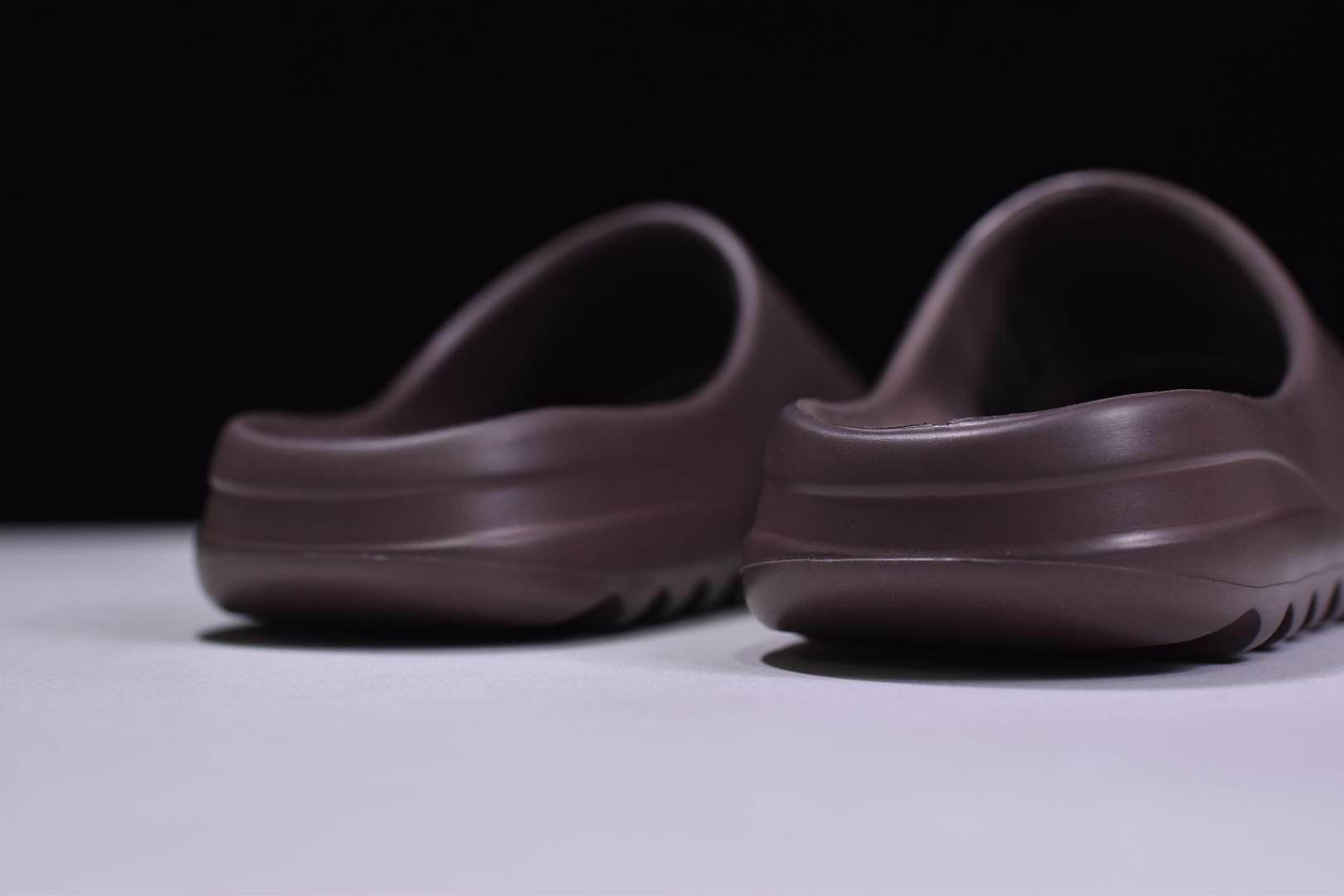 adidasUnisex YEEZY Slide - Soot