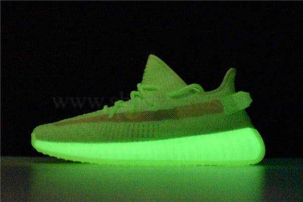 adidasOriginals YEEZY Boost 350 V2 - Glow