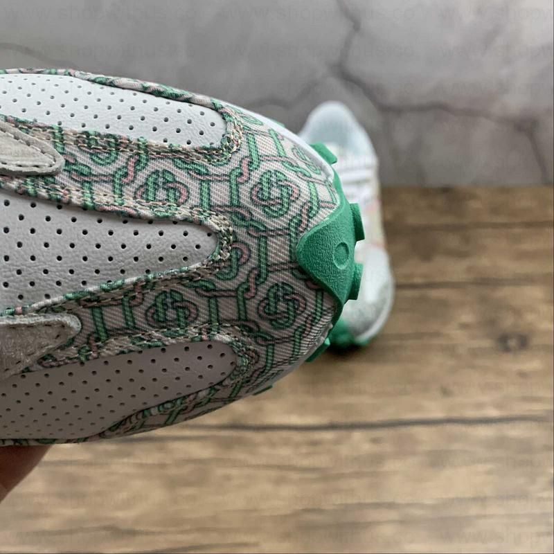 New Balance 327 - Casablanca