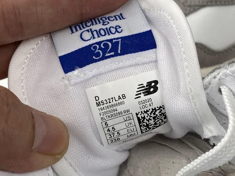 New Balance 327 - Grey