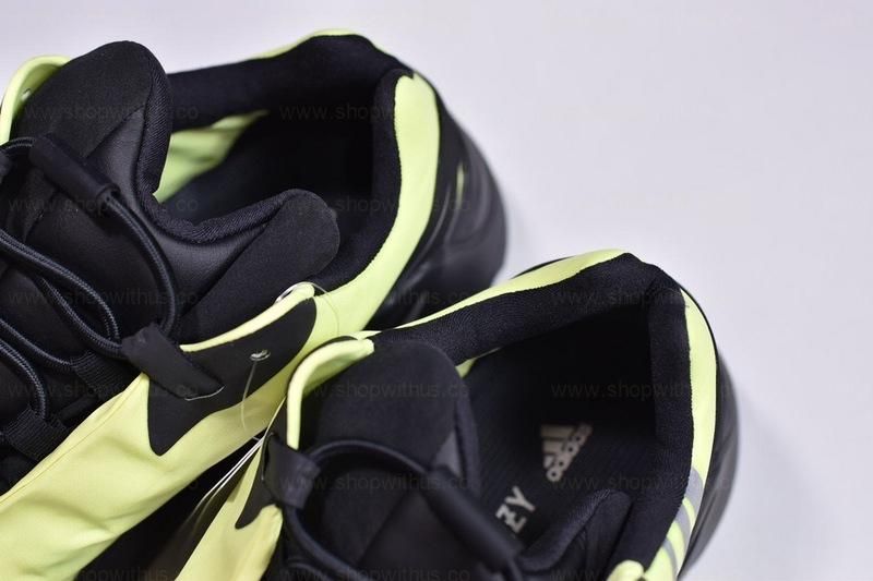 adidasYEEZY Boost 700 MNVN - Phosphor