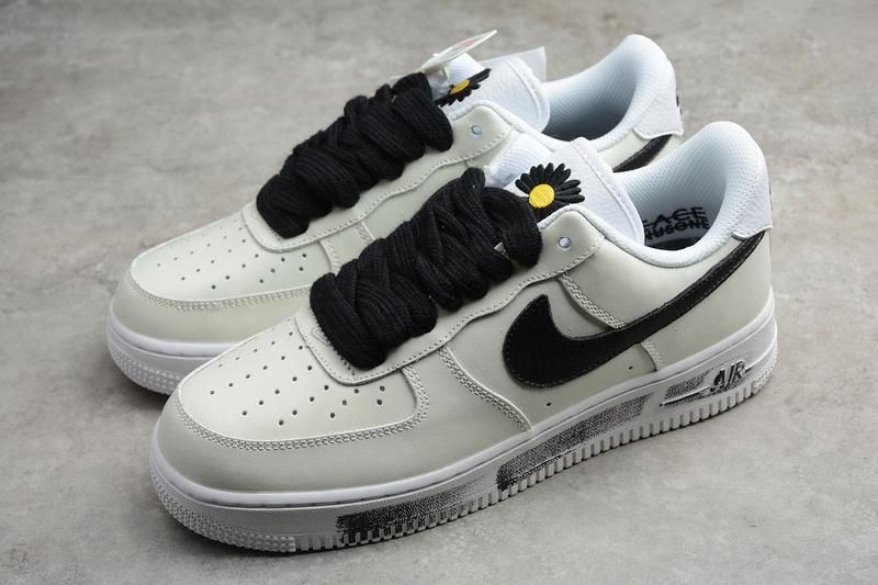 PEACEMINUSONE x NikeAir Force 1 - Para-Noise 2.0