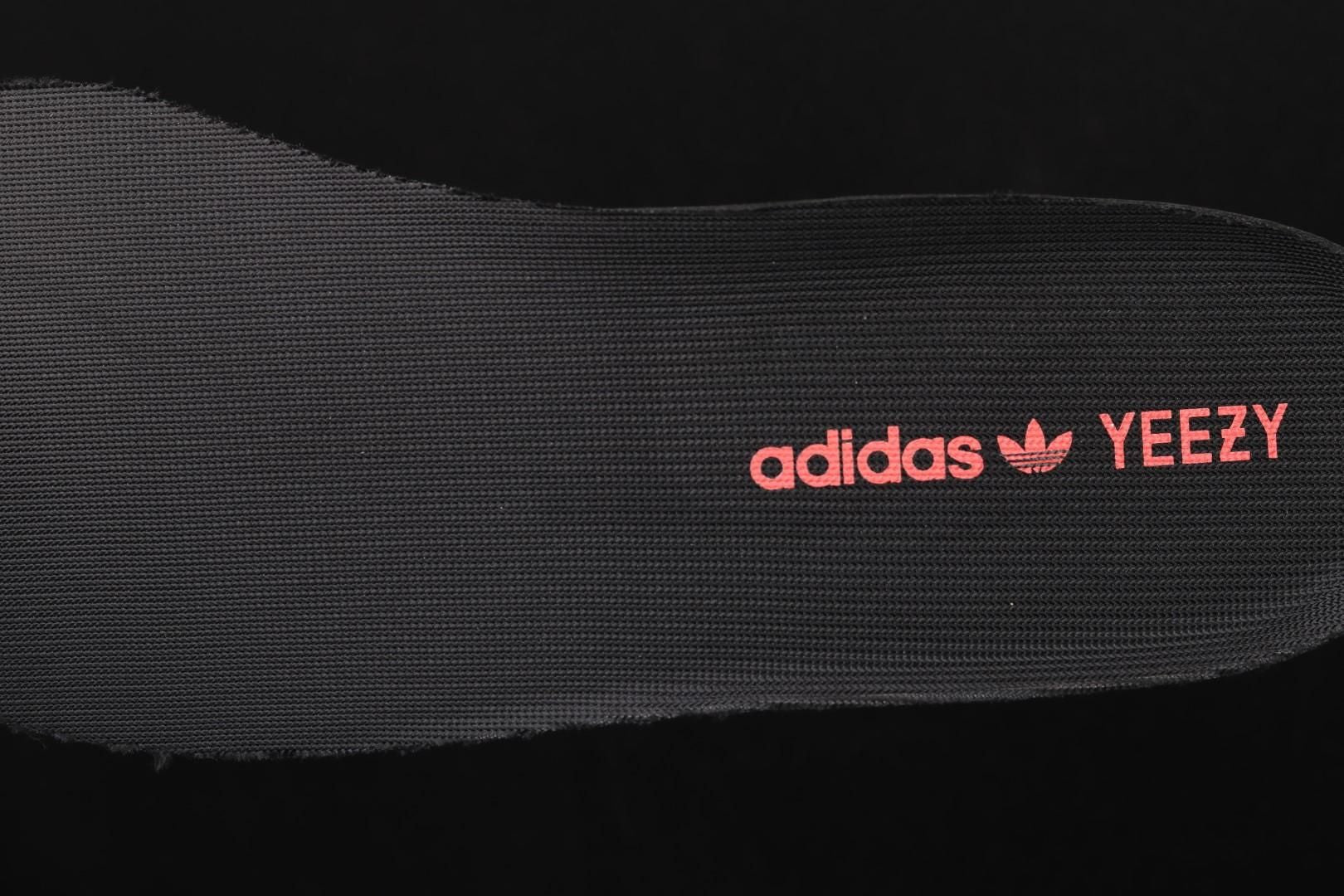 adidasUnisex Yeezy Boost 350 V2 - Black Red