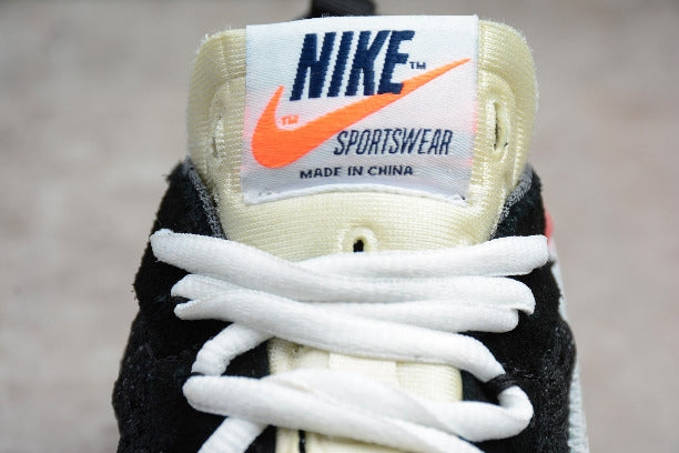 The 10 NikeAir Vapormax x Off-White - Black/White Clear