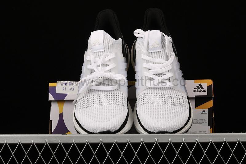 adidasOriginals Ultra Boost 19 - Panda