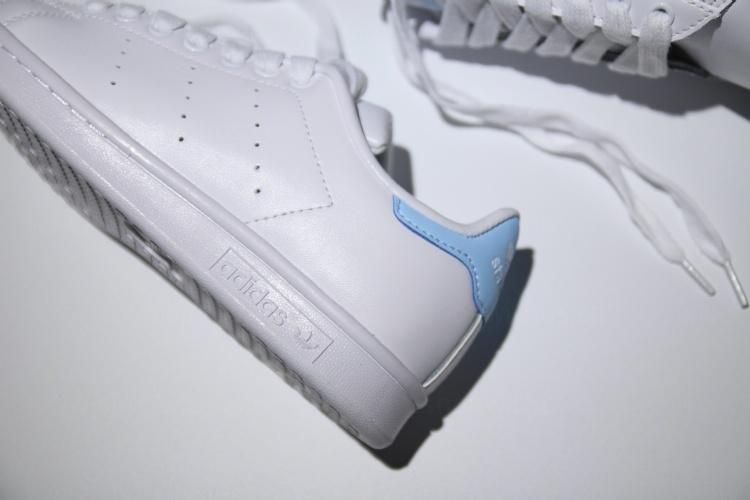 adidasWMNS Stan Smith - Cloud White /Blue Glow