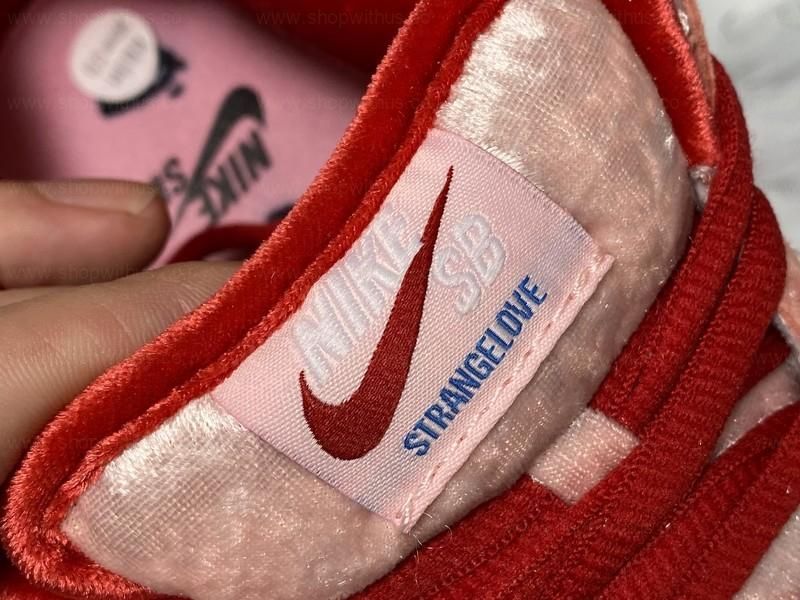 NikeSB Dunk Low - Strange Love
