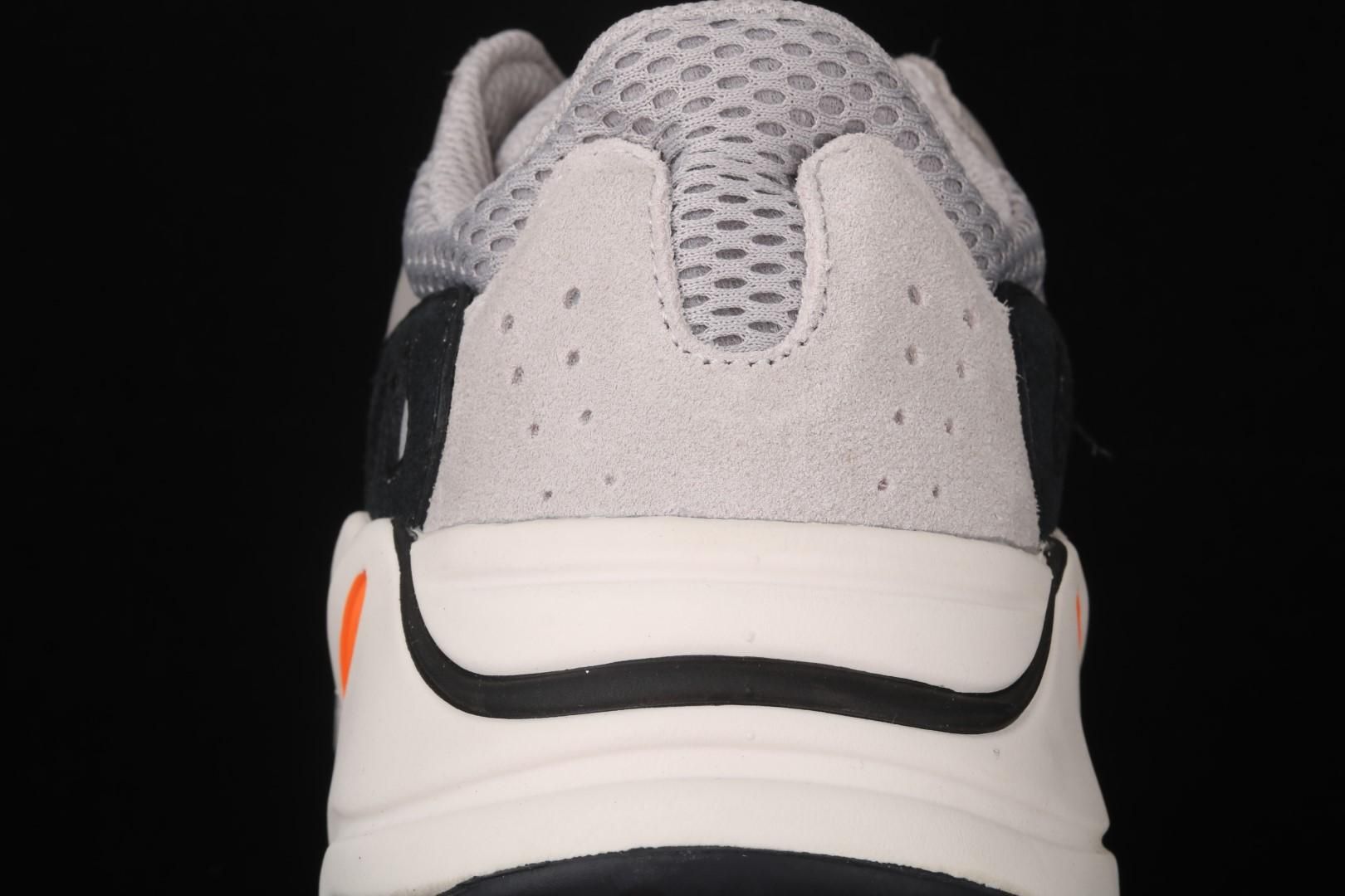 adidasUnisex Yeezy Boost 700 Wave Runner - Solid Grey
