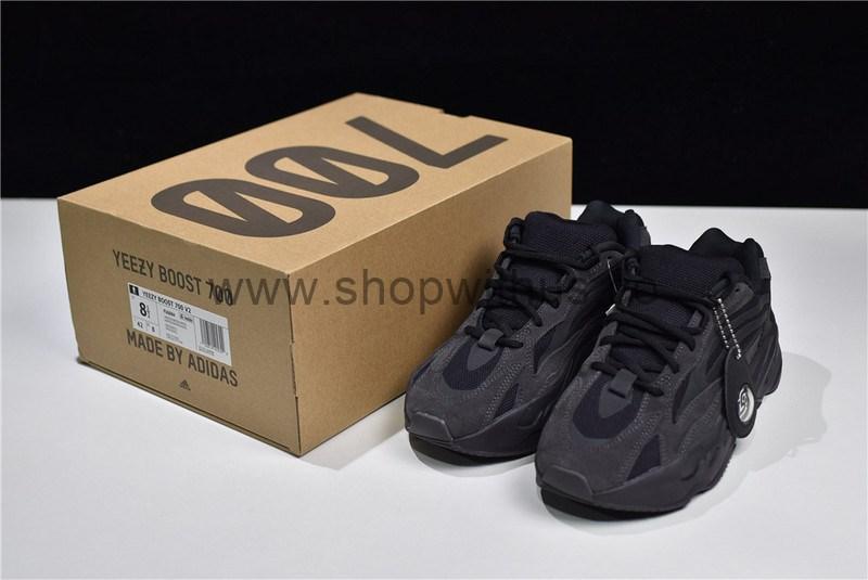 adidasOriginals YEEZY Boost 700 V2 - Vanta
