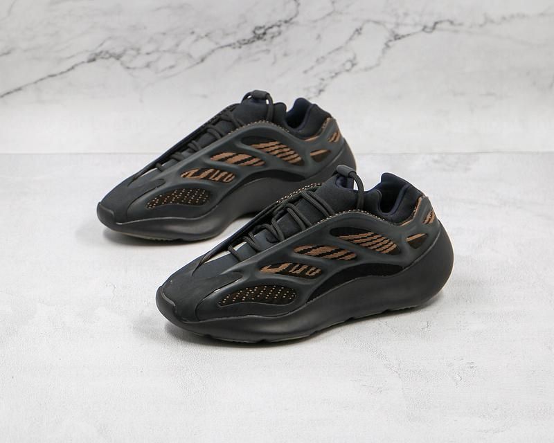 adidasOriginals Yeezy 700 V3 - Clay Brown