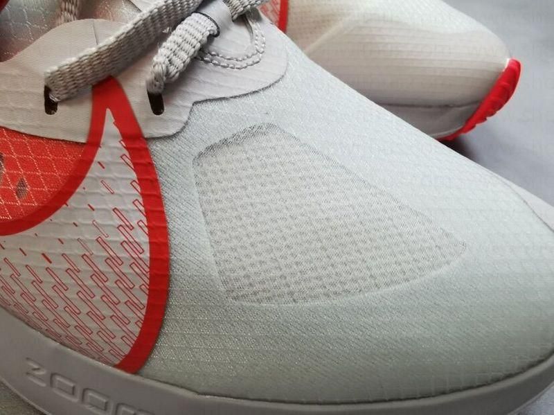 NikeRunning Zoom Gravity - Pure Platinum/Red Orbit