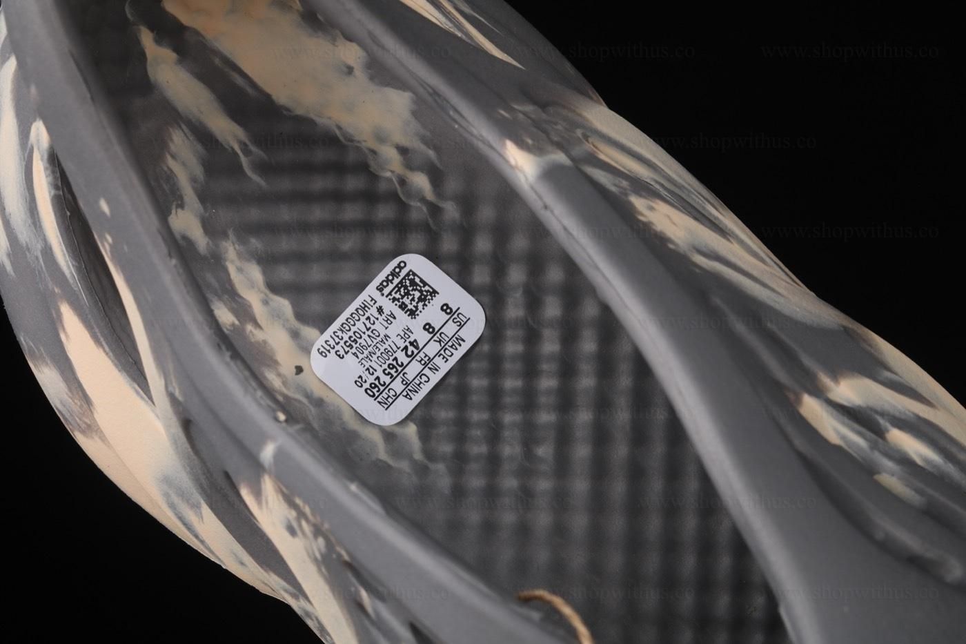 adidasUnisex Yeezy Foam RNNR MXT - Moon Gray