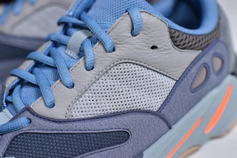 adidasYEEZY  Boost 700 - Carbon Blue