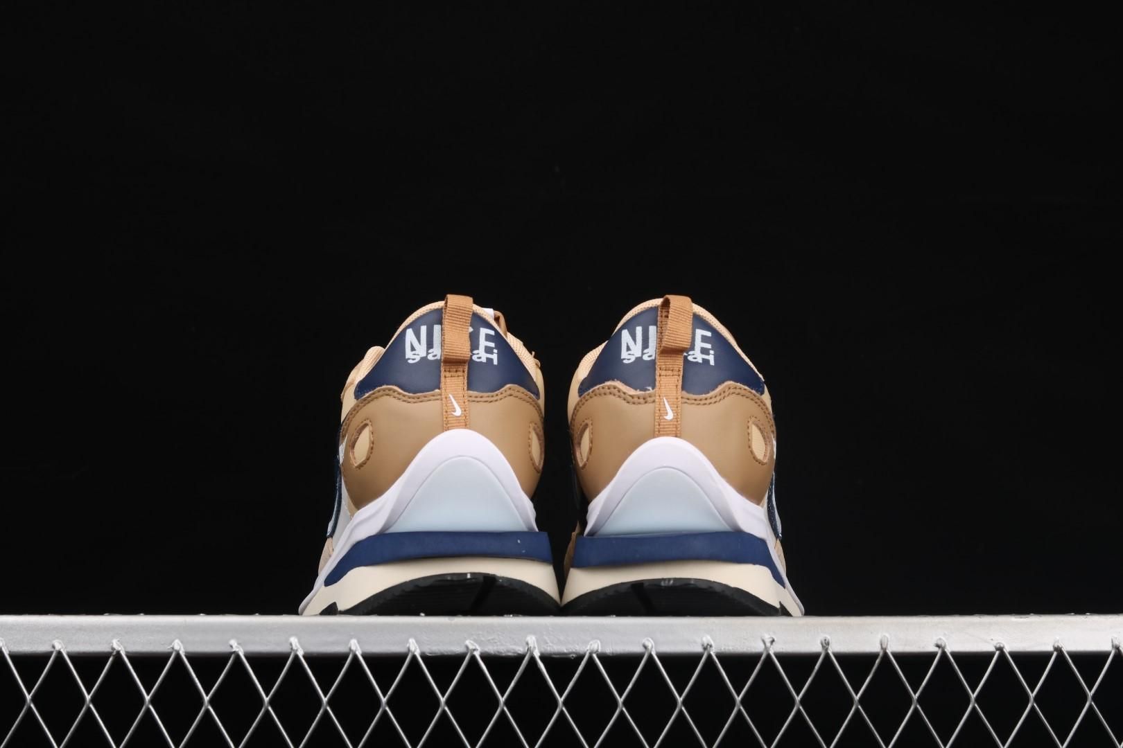 NikeUnisex x sacai VaporWaffle - Sesame and Blue Void