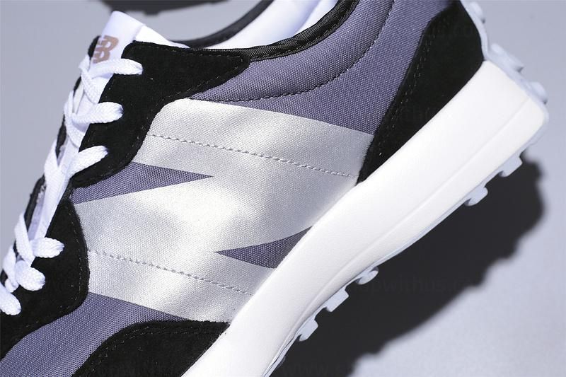 New Balance 327 - Black/Grey