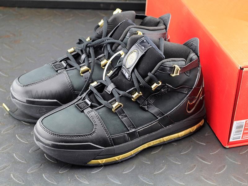 NikeZoom Lebron 3 QS - Black/Metallic Gold