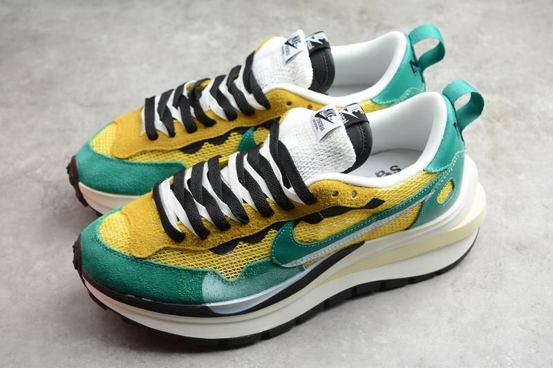 sacai xNike VaporWaffle - Tour Yellow