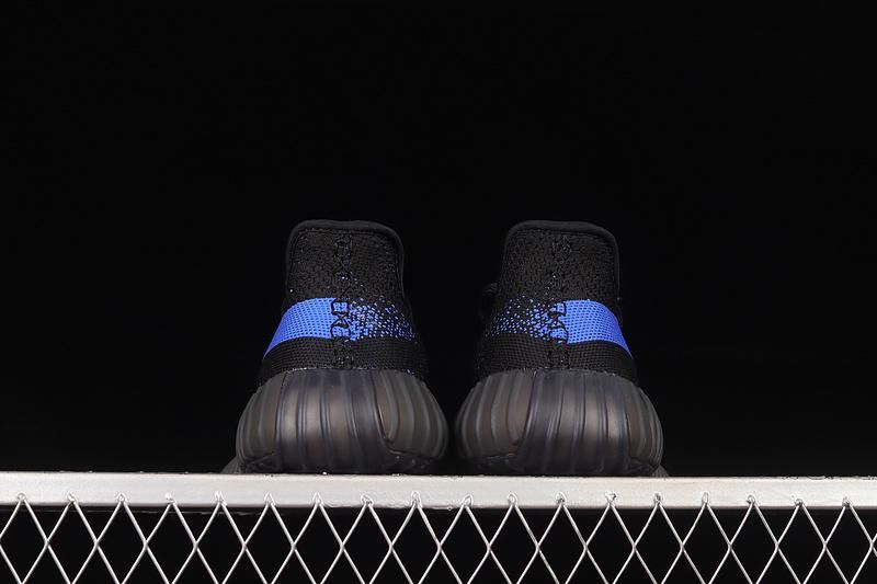 adidasUnisex Yeezy Boost 350 V2 - Dazzling Blue