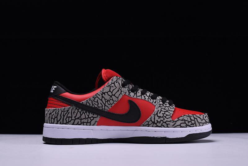 Supreme x NikeSB Dunk Low - Red Cement