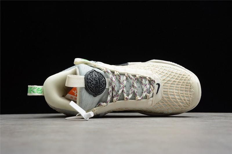 NikeUnisex Cosmic Unity - Natural Grey