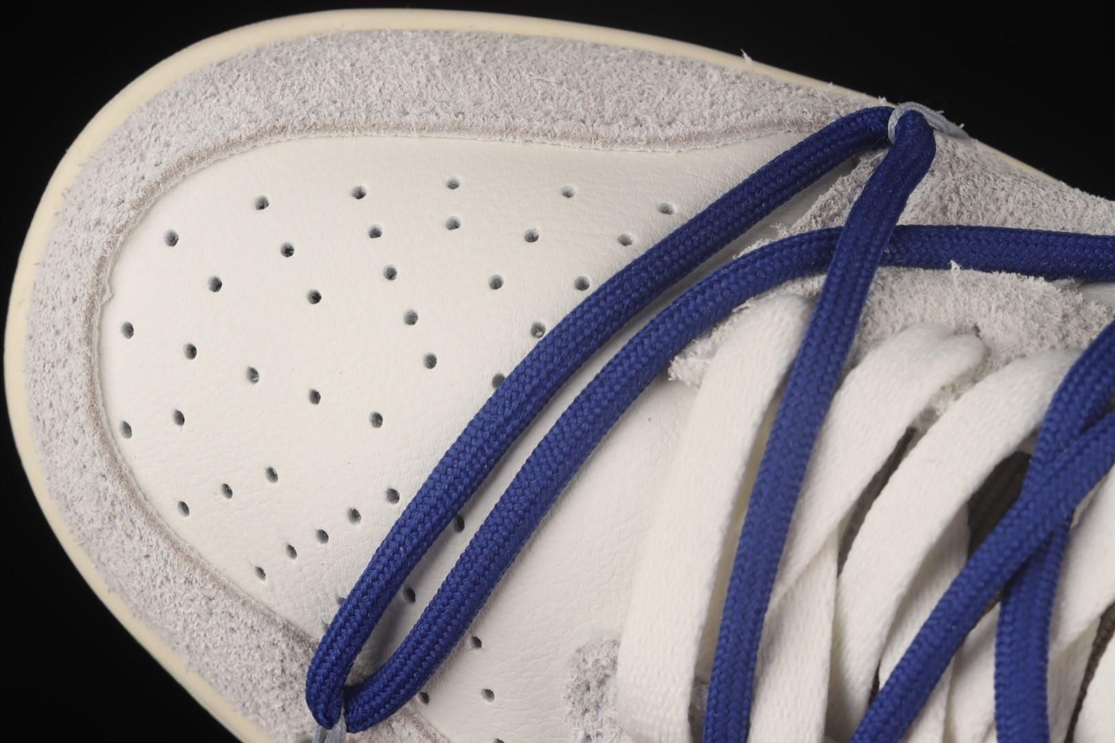 Off White x NikeUnisex Dunk Low - Lot 32