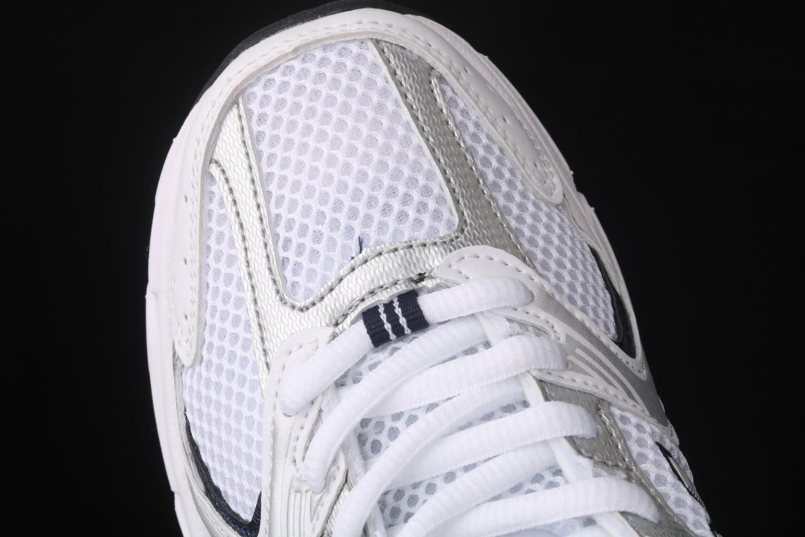 New Balance 530 - White/Silver/Navy