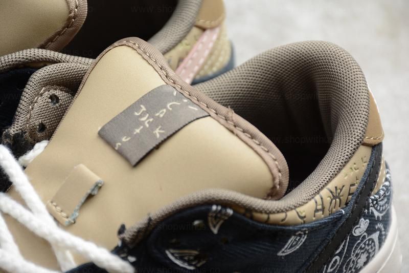 NikeSB Dunk low x Travis Scott - Bandana print