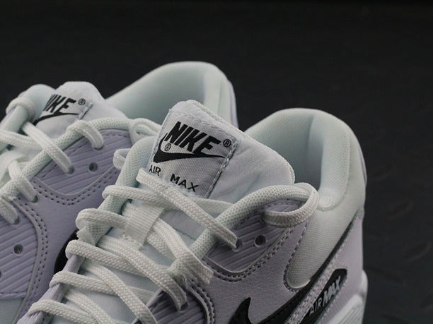 NikeUnisex Air Max 90 Essential Running Shoe - White/Black/White
