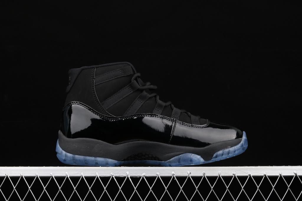 Air Jordan 11 AJ11 Retro - Cap And Gown