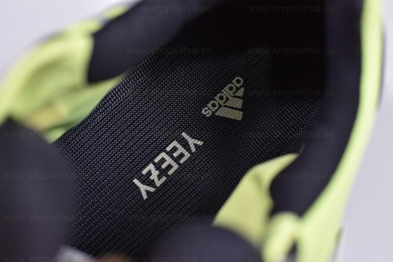 adidasYEEZY Boost 700 MNVN - Phosphor